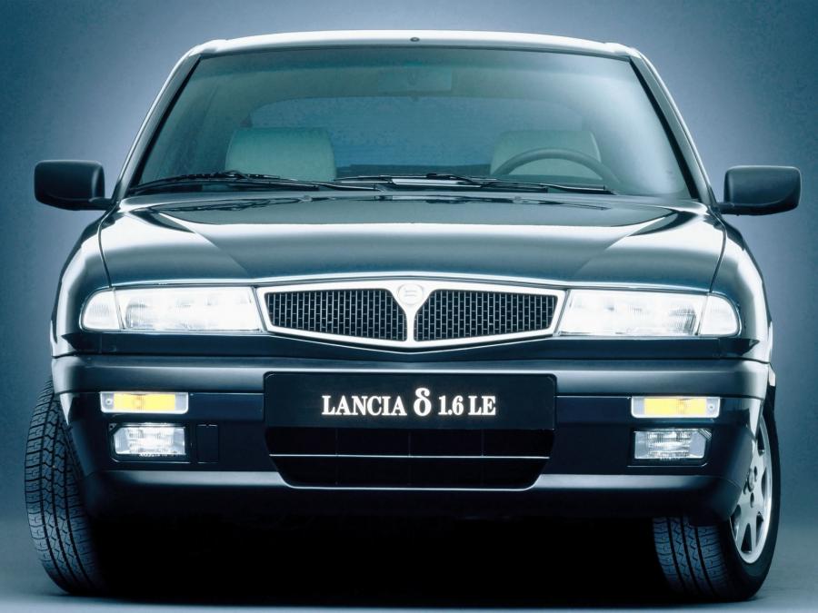  Lancia Delta 1993 года  (фото 7 из 11)